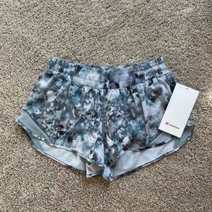 NWT LULULEMON HOTTY HOT SHORTS